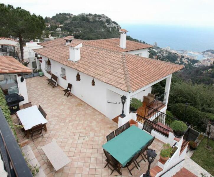 Charming villa La Turbie