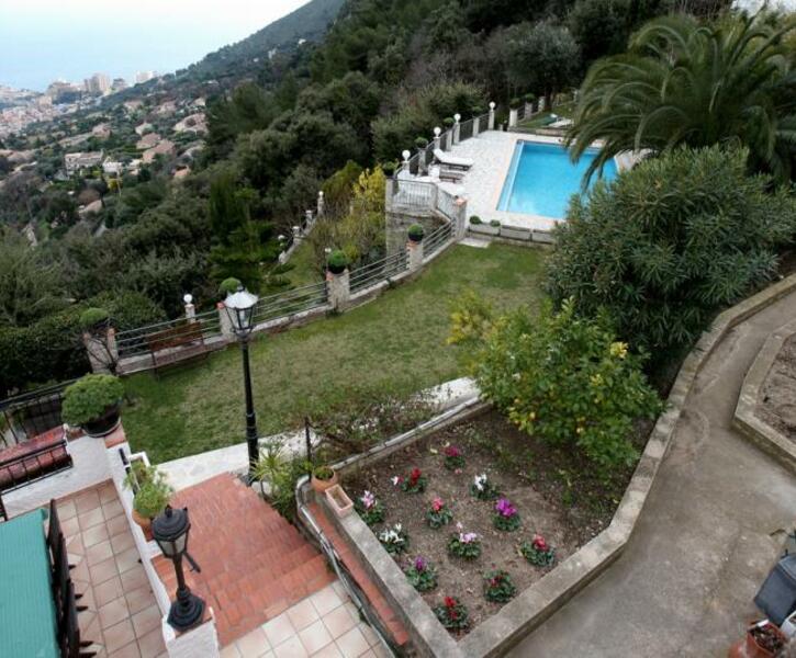 Charming villa La Turbie