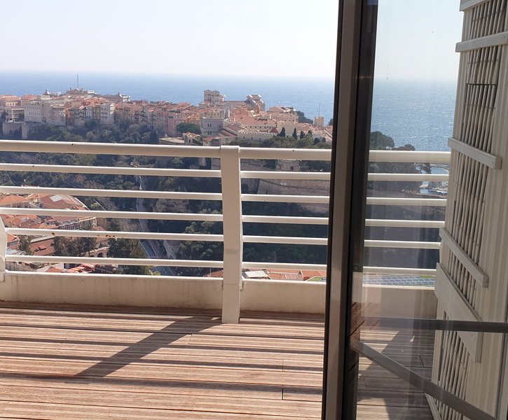 4 rooms apartment with panoramic view "Eden Tower"