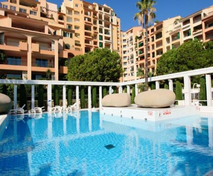 Large 2 bedroom apartment in Fontvieille