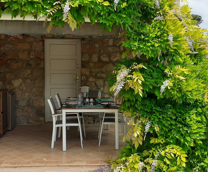 Charming "pied à terre" in a Mougins private gated area